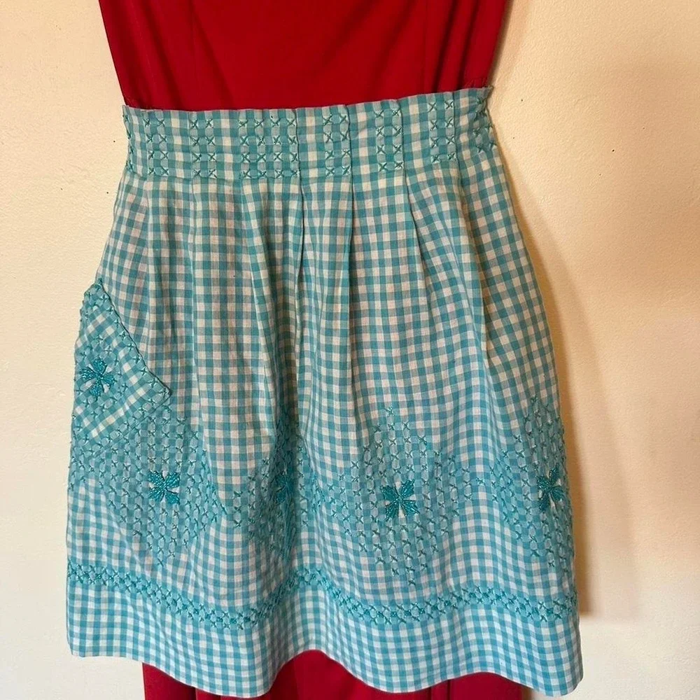 Vintage 50s Blue and white gingham apron with embroidered flowers cross stitch